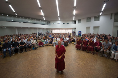2016 war Mingyur Rinpoche das erste Mal im Nürnberger Germaischen Nationalmuseum zu Gast und hielt unter anderem einen Talk zum Thema "Meditation im modernen Alltag: Wie wir Angst und Stress begegnen können"